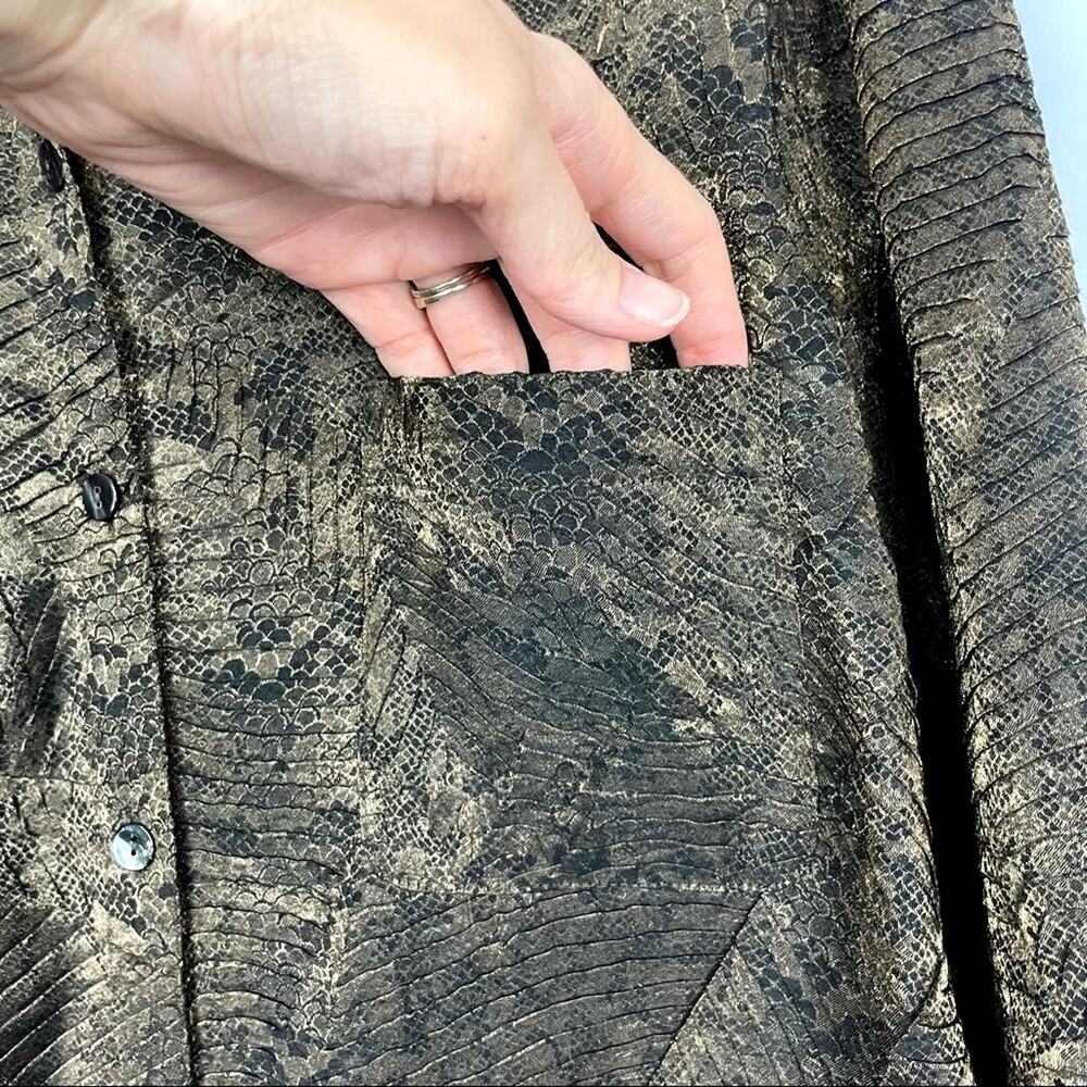 Chico’s | Sz 3 Black Gold Textured Reptile Print Long Sleeve Button Down Blouse - Picture 8 of 11